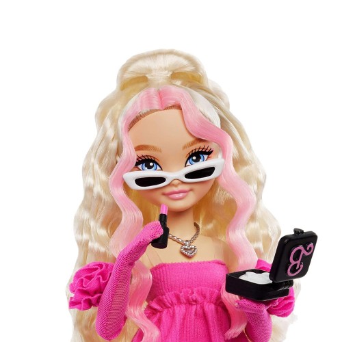 Barbie Dream Besties Malibu Bebek ve Aksesuarları HYC21