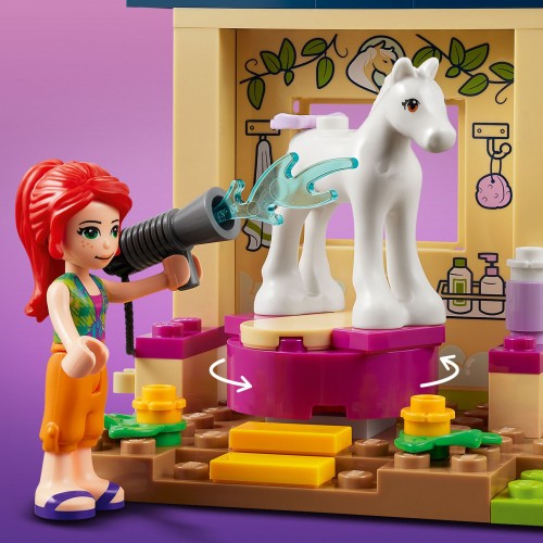 Lego Friends Midilli Yıkama Ahırı 41696