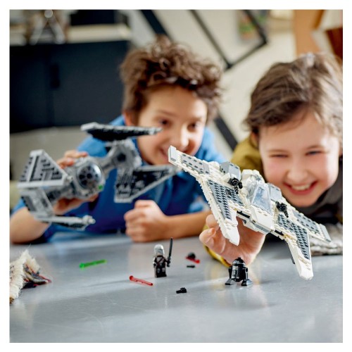 LEGO Star Wars 75348 Mandalorian Fang Fighter TIE Interceptor'a Karşı